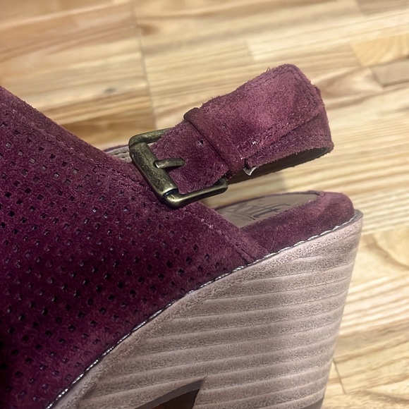 Sofft Women’s Suede Slingback Wedge - Picture 7 of 7